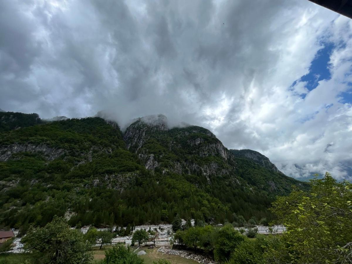 Bujtina Leke Gerla Hotel Theth Exterior foto